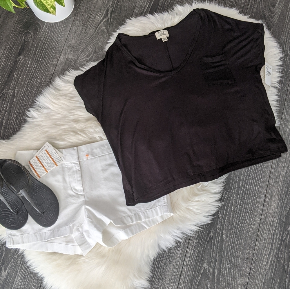 PST - NWT V-Neck Pocket Tee